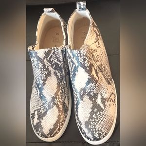 Time and Tru Ankle Shoe